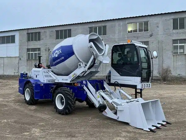 Self Loading Mixer Truck