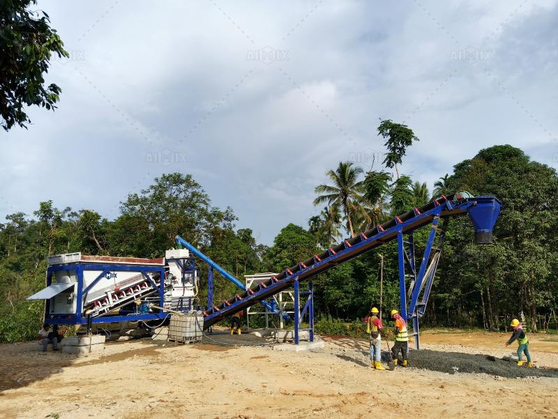small concrete mixing plant